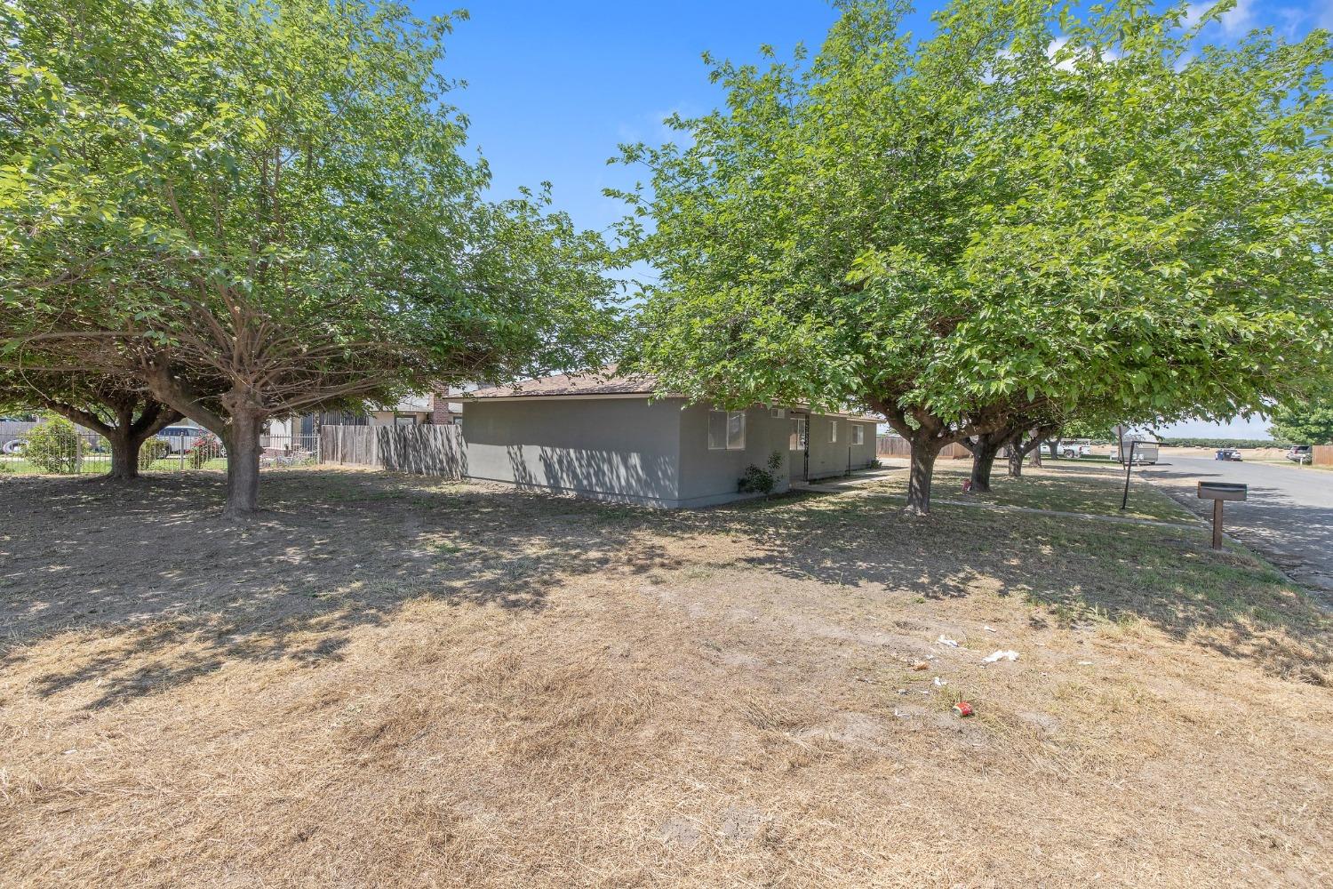 W Woods Avenue, Tipton, California image 37