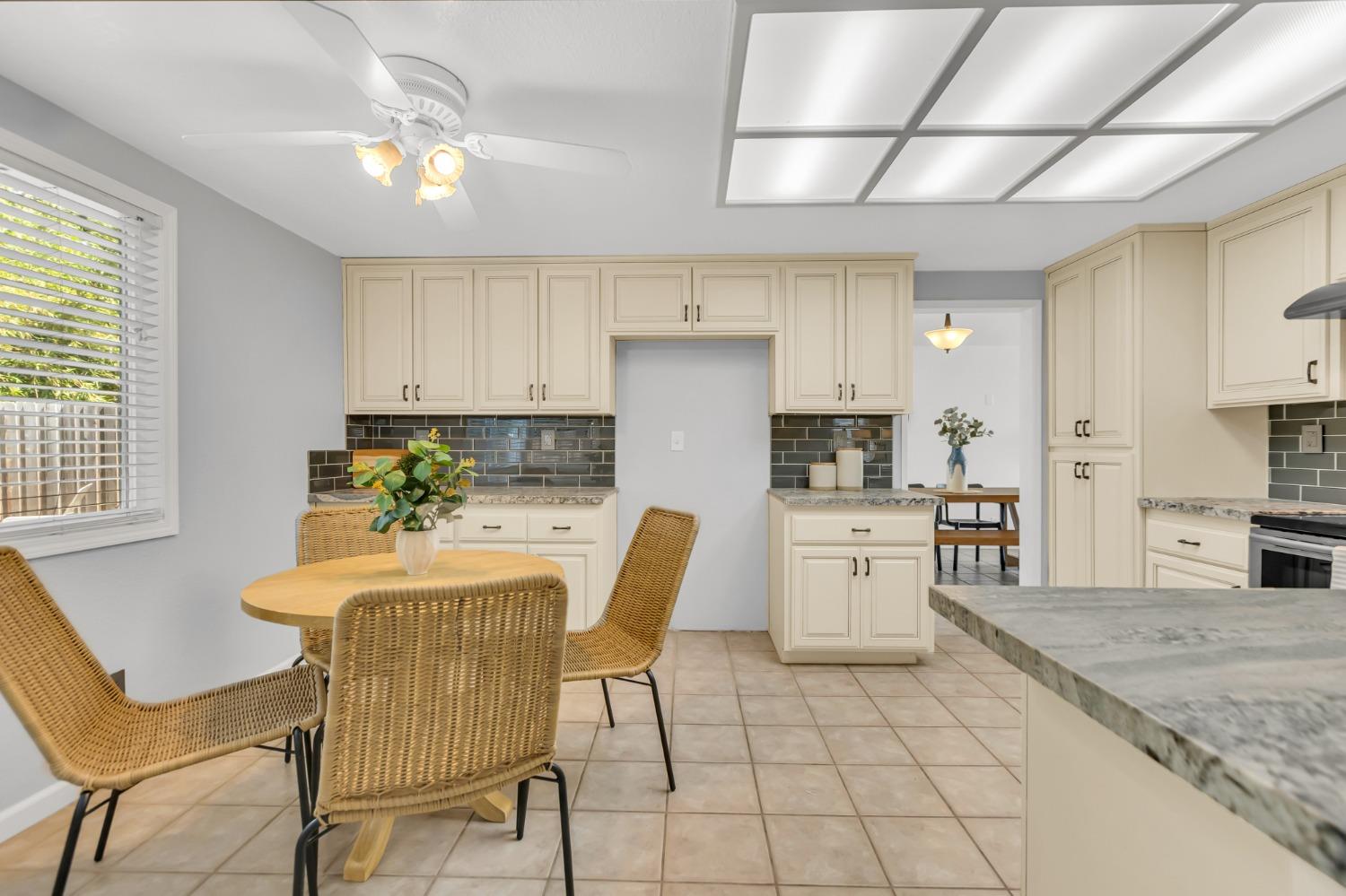 Queensbury Court, Elk Grove, California image 14
