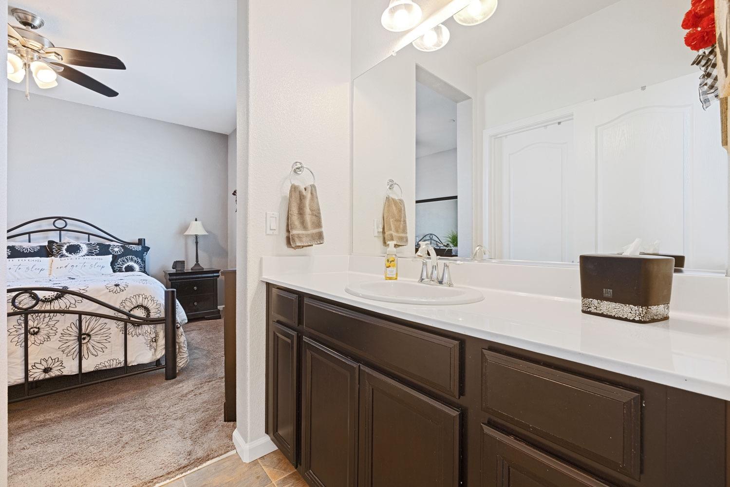 Detail Gallery Image 19 of 67 For 2320 Emigrant Pl, Manteca,  CA 95337 - 4 Beds | 3/1 Baths