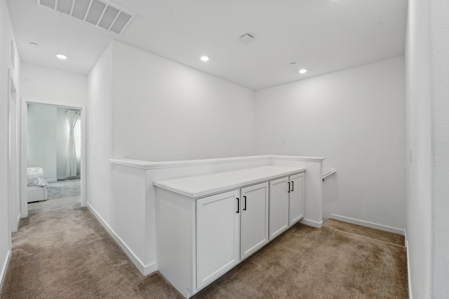 E Commerce Way #56105, Sacramento, California image 18