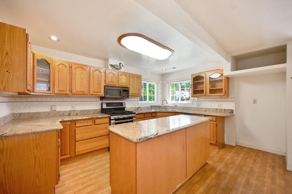 Heather Road, Fair Oaks, California image 4
