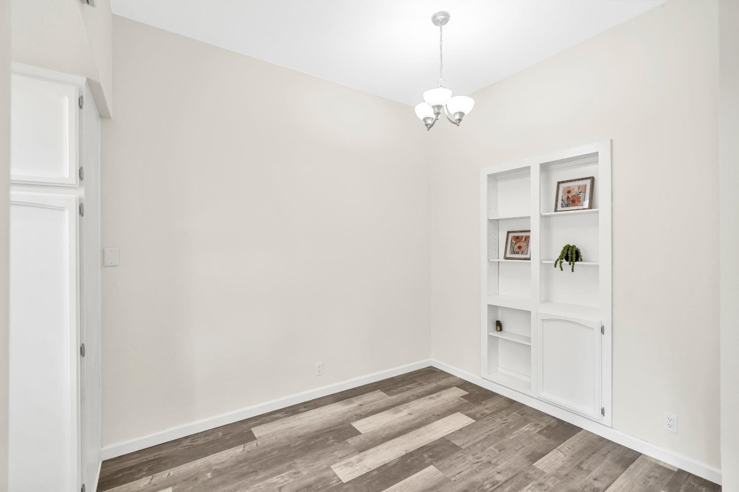 Photo #10: 225054114 Listing: Photo #10