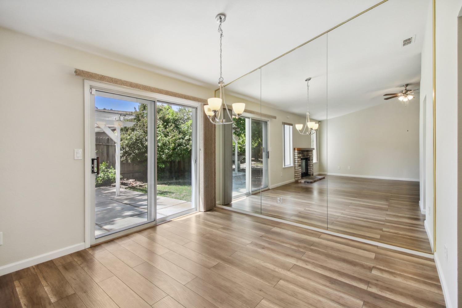 Lakespring Way, Sacramento, California image 12