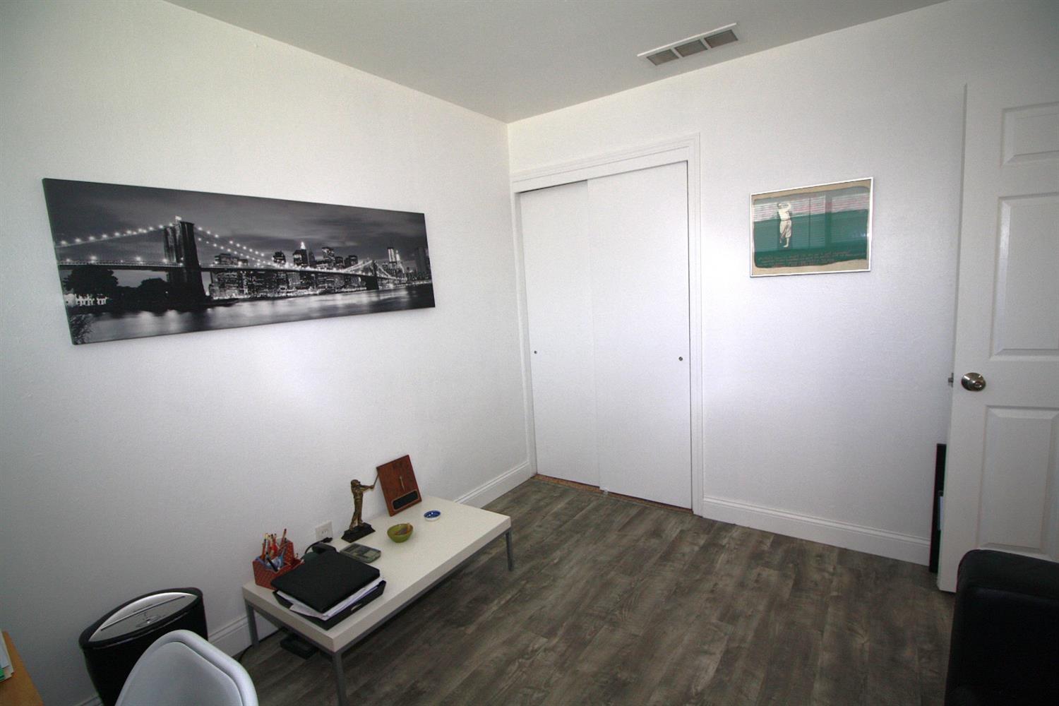 Detail Gallery Image 27 of 54 For 2221 Middleberry Rd, Sacramento,  CA 95815 - 3 Beds | 2 Baths