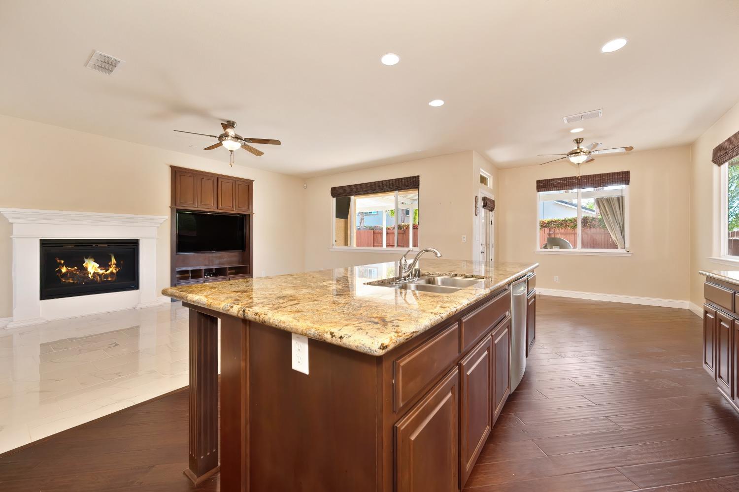 Tenaja Way, Rancho Cordova, California image 25