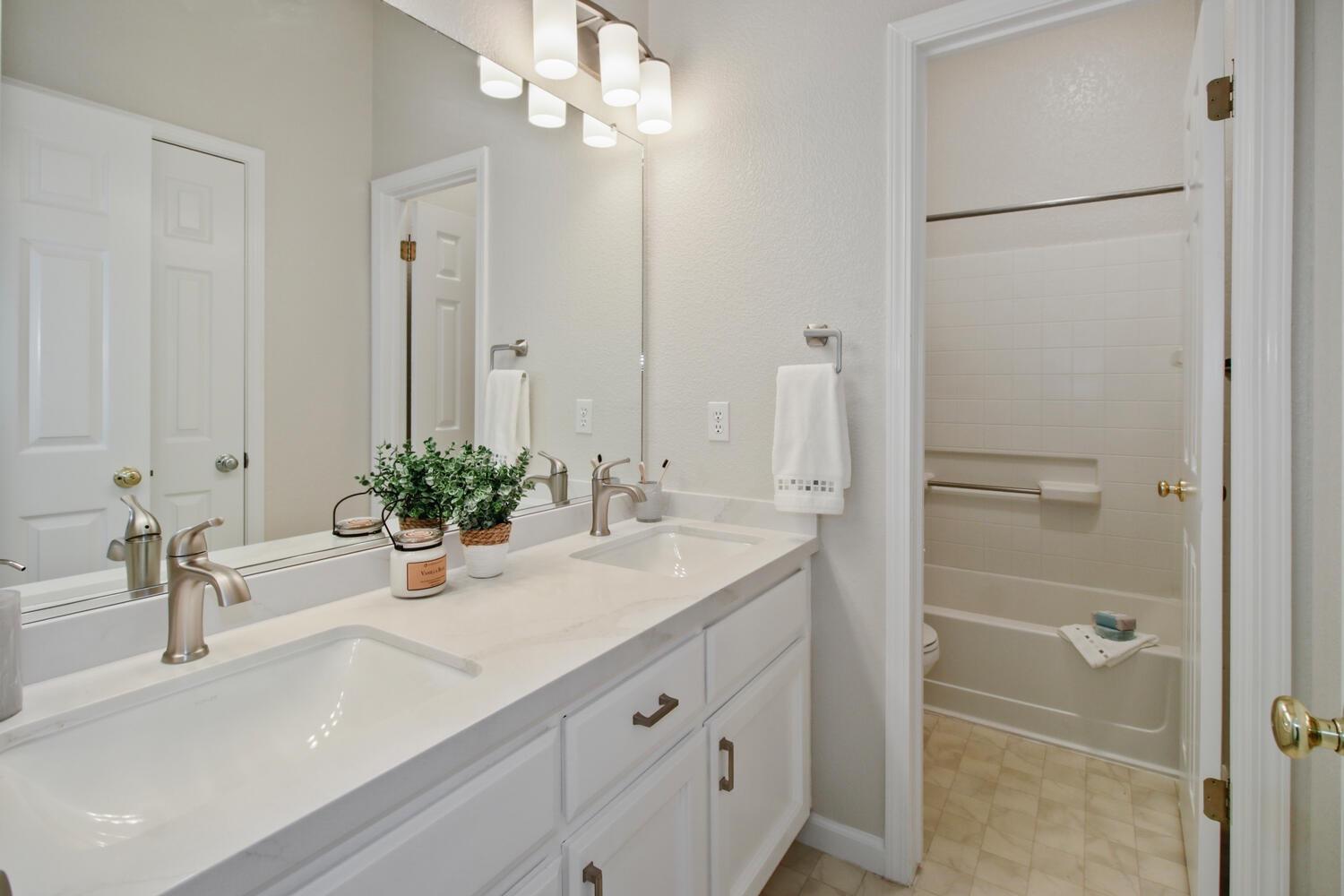 Bantam Way, Elk Grove, California image 39