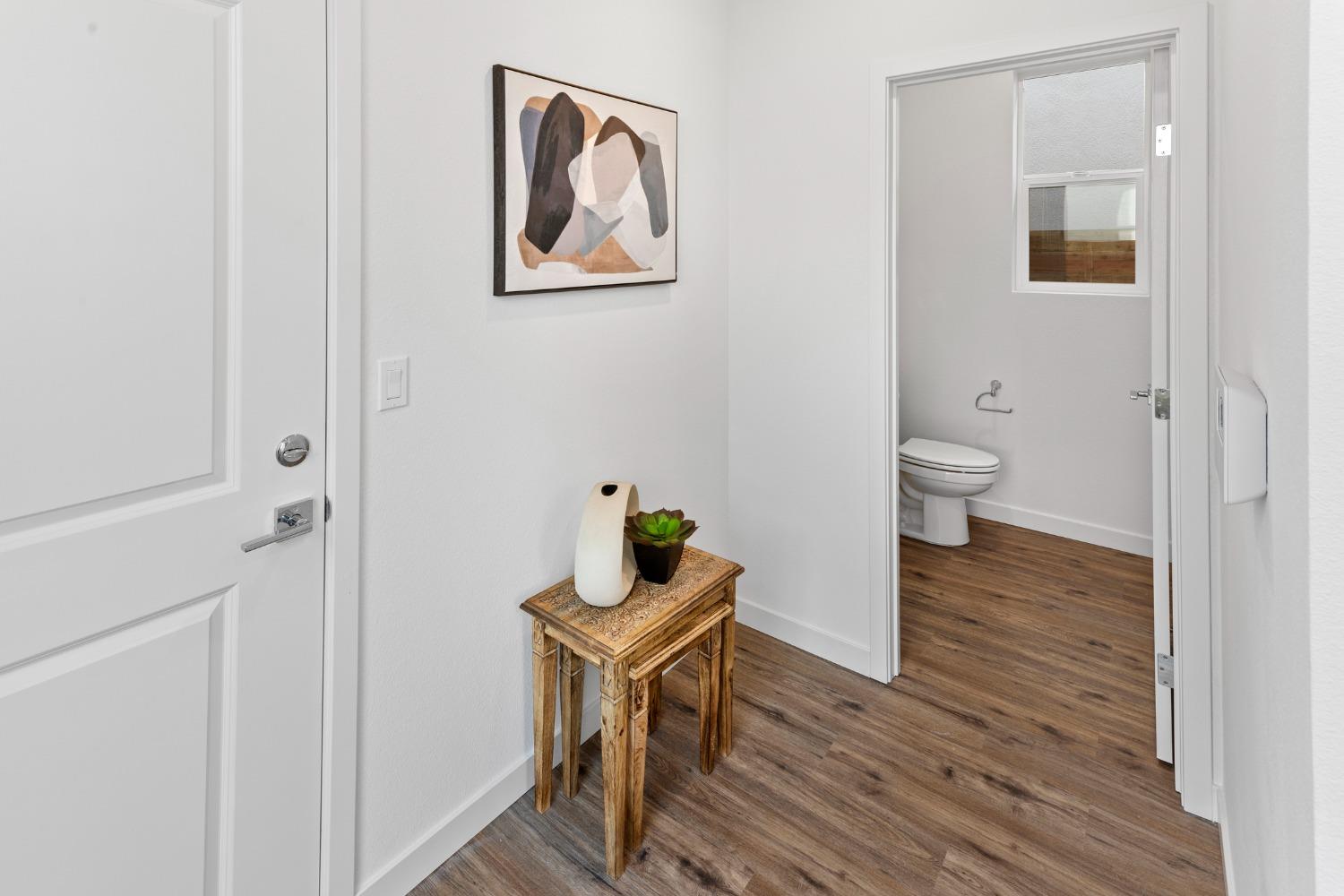 Detail Gallery Image 16 of 39 For 6403 Jacinto Ave, Sacramento,  CA 95823 - 3 Beds | 2/1 Baths