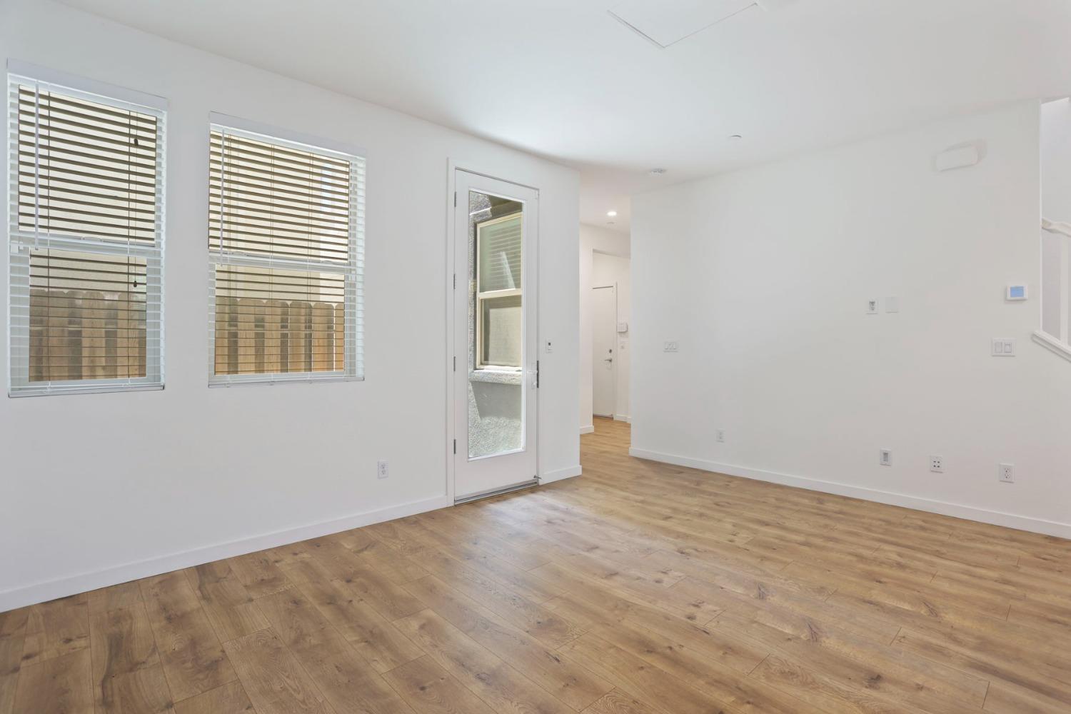 Photo #12: 225053792 Listing: Photo #12