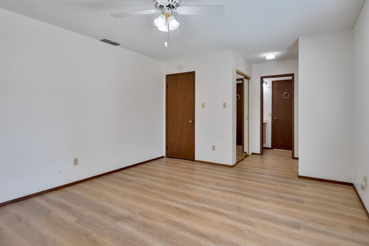 Photo #20: 225047542 Listing: Photo #20