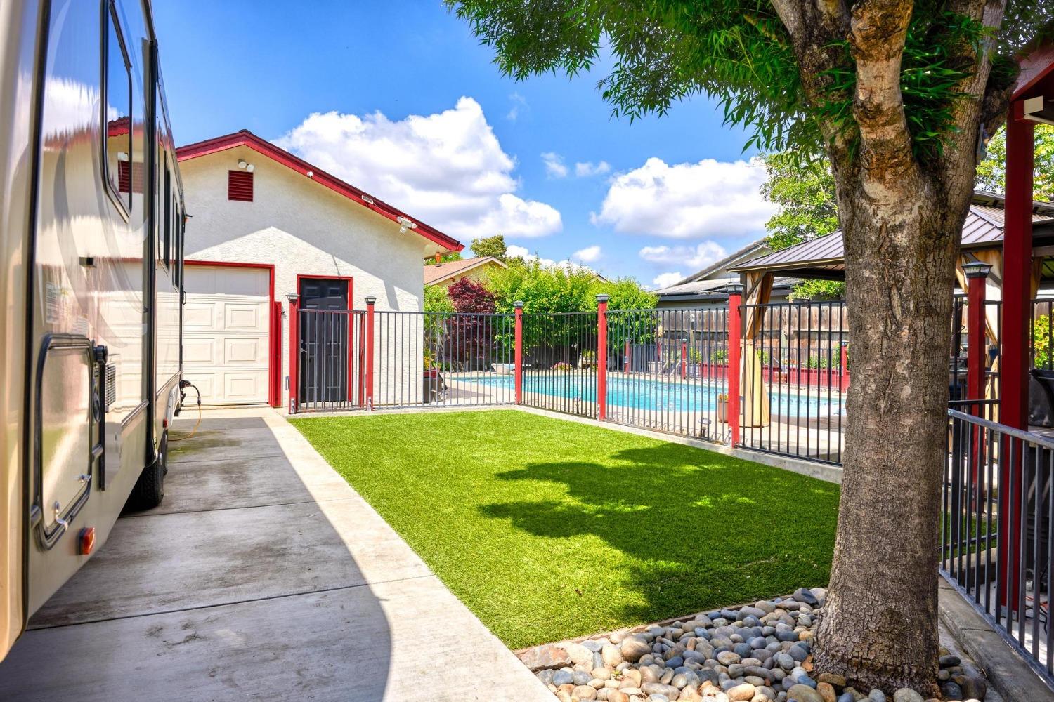 Eagle Lane, Manteca, California image 28