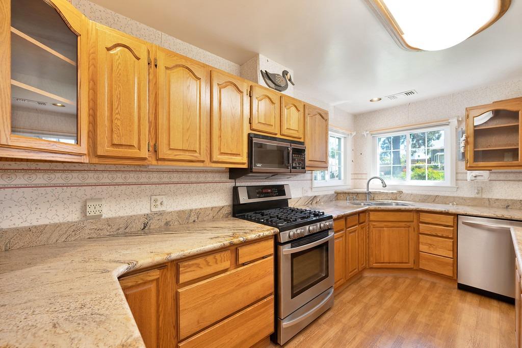 Heather Road, Fair Oaks, California image 11