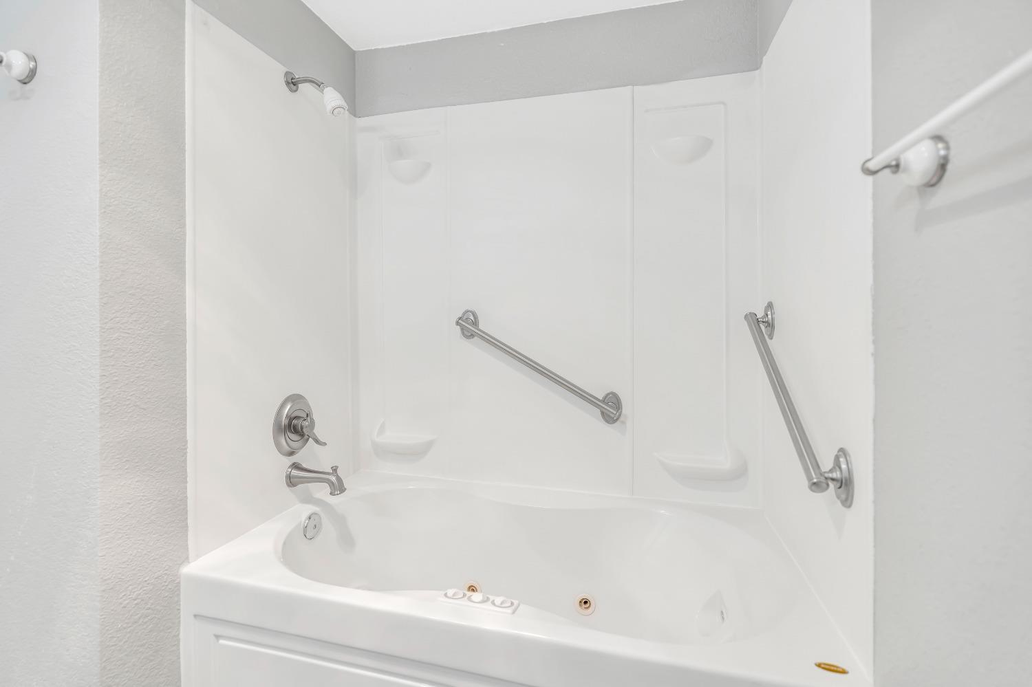 Photo #24: 225054114 Listing: Photo #24