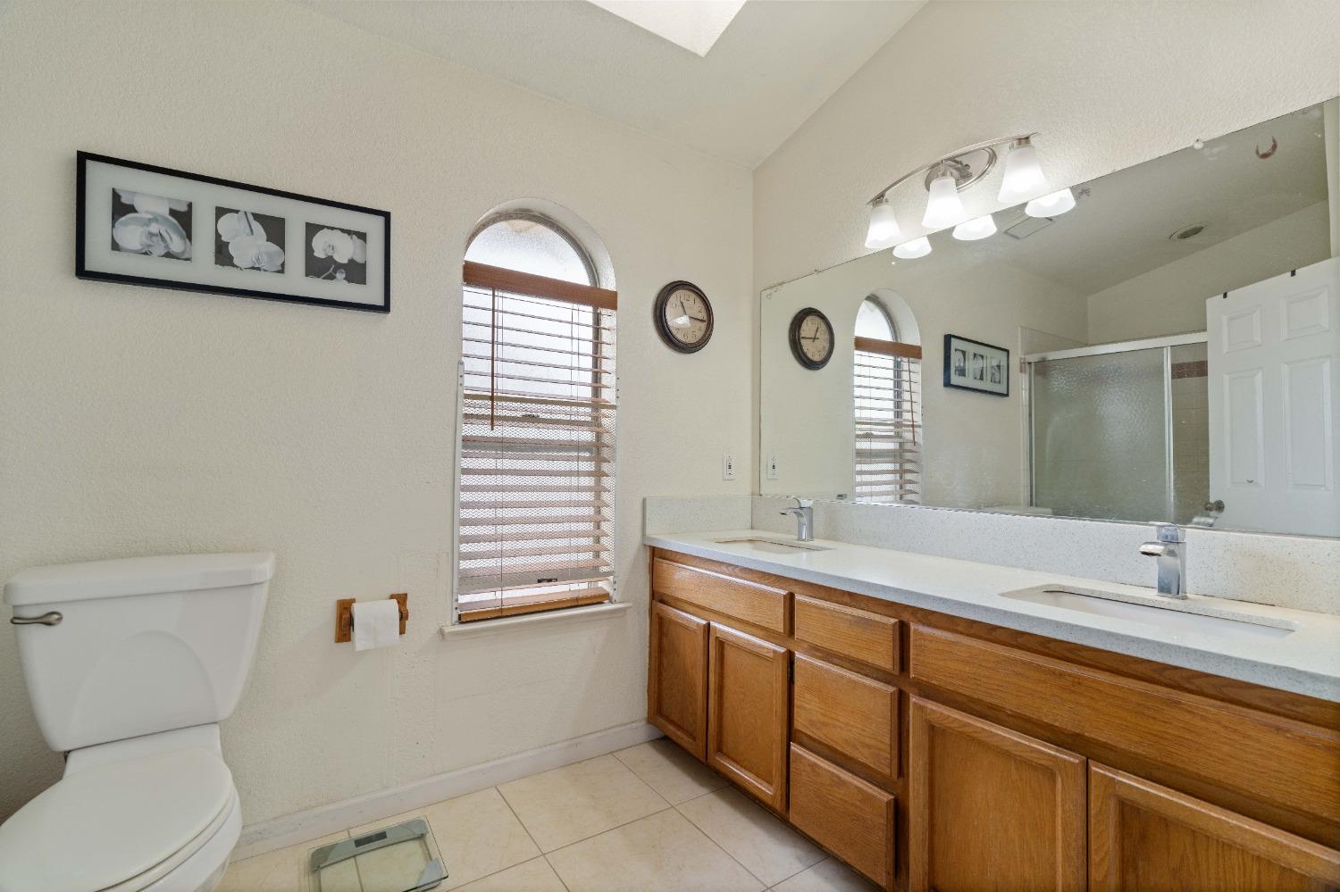 Pine Oaks Court, Sacramento, California image 30