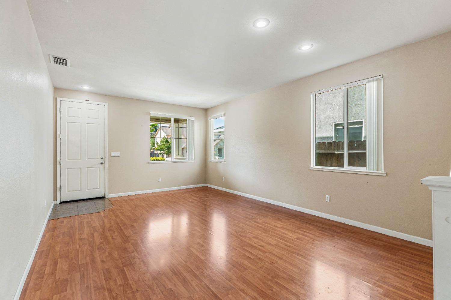 Rivercrest Drive, Waterford, California image 8