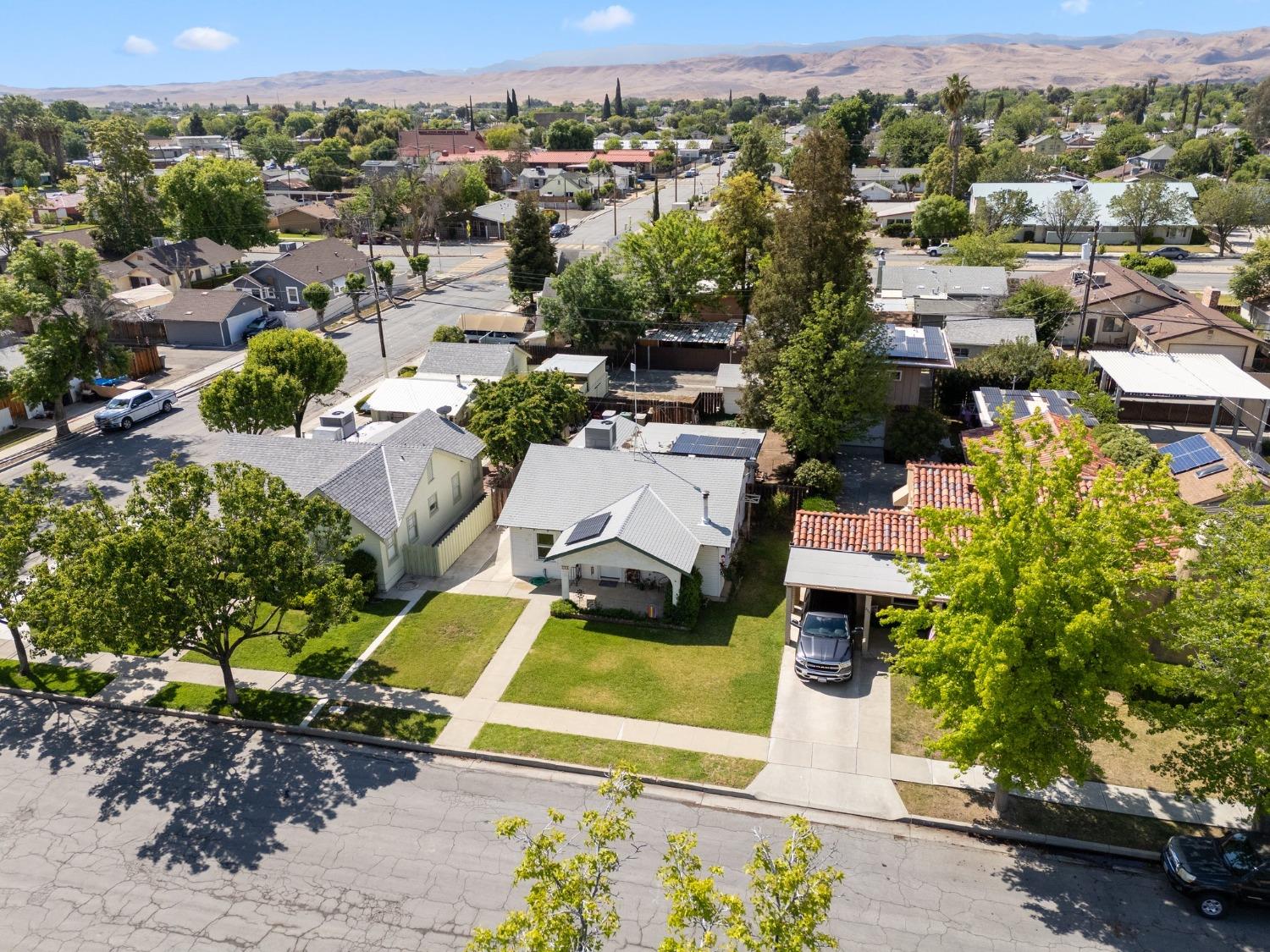 College Avenue, Coalinga, California image 24