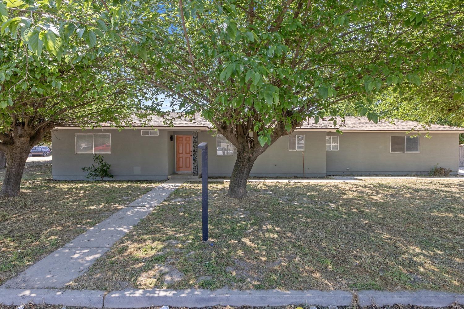 W Woods Avenue, Tipton, California image 1