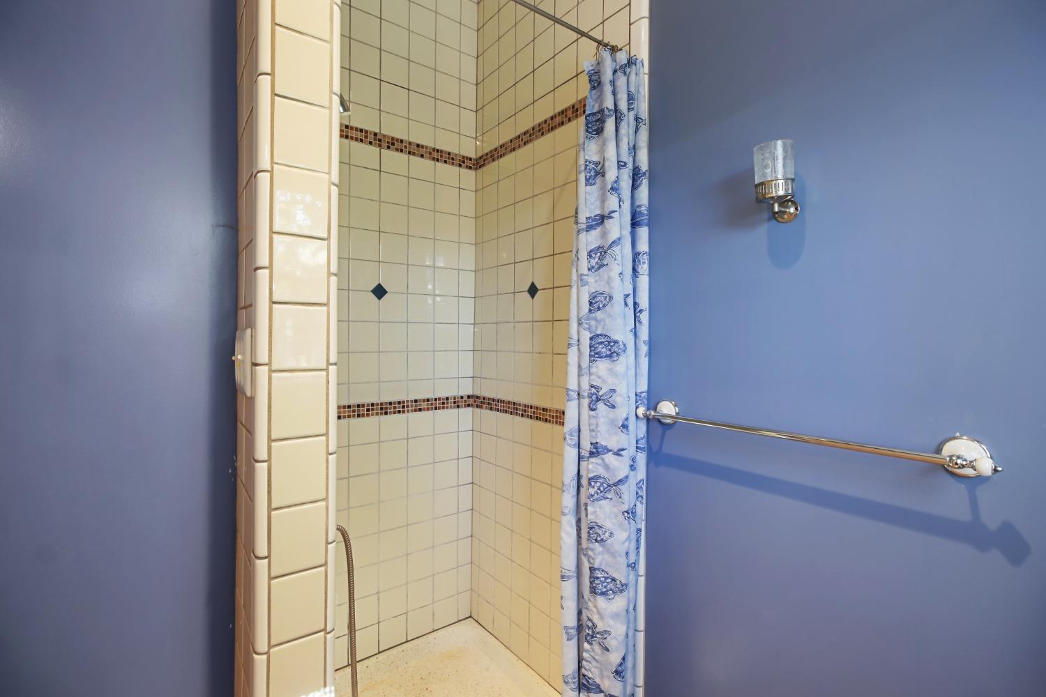 Detail Gallery Image 21 of 58 For 2322 I St, Sacramento,  CA 95816 - 4 Beds | 2 Baths