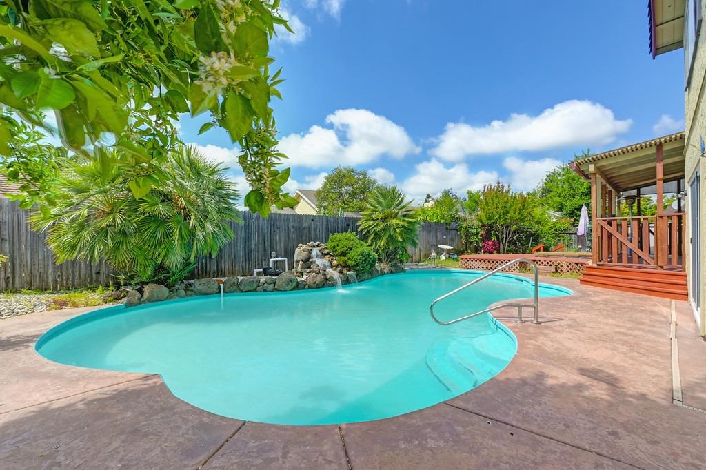 Utopia River Court, Rancho Cordova, California image 47