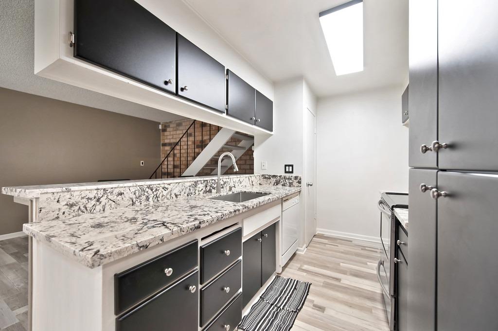 Photo #13: 225054136 Listing: Photo #13