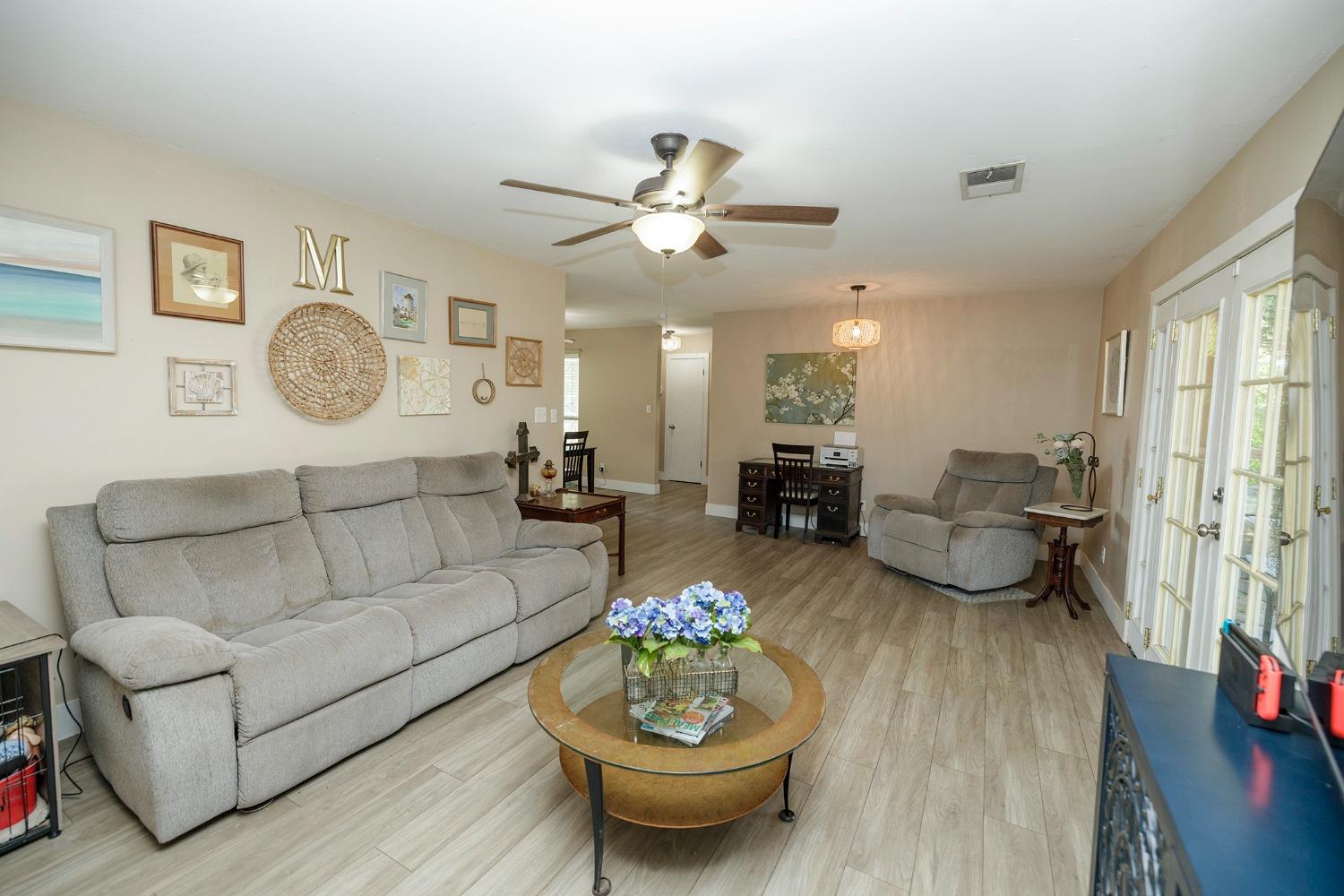 Detail Gallery Image 9 of 25 For 2501 Adrian St, Turlock,  CA 95382 - 3 Beds | 2 Baths