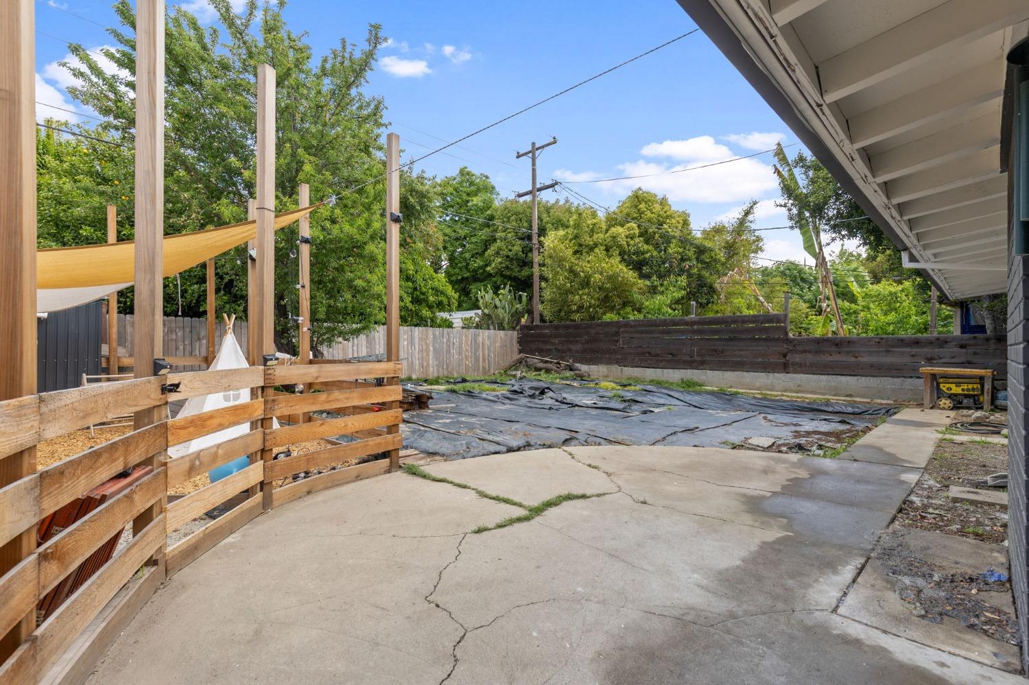 Hobson Avenue, West Sacramento, California image 19