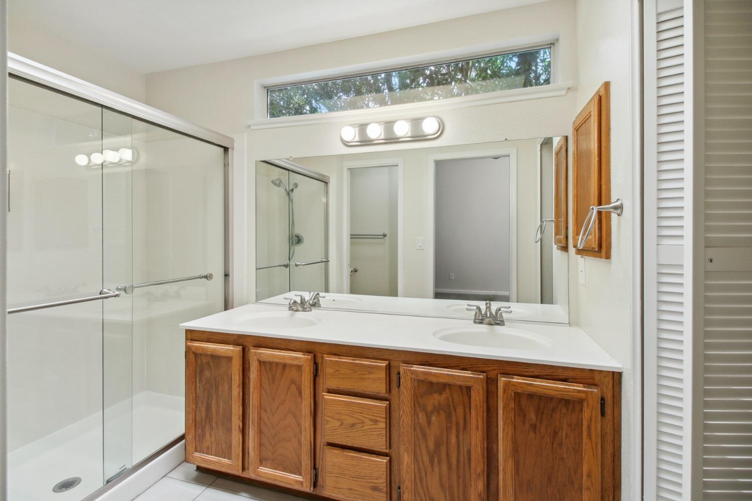 Lakespring Way, Sacramento, California image 29