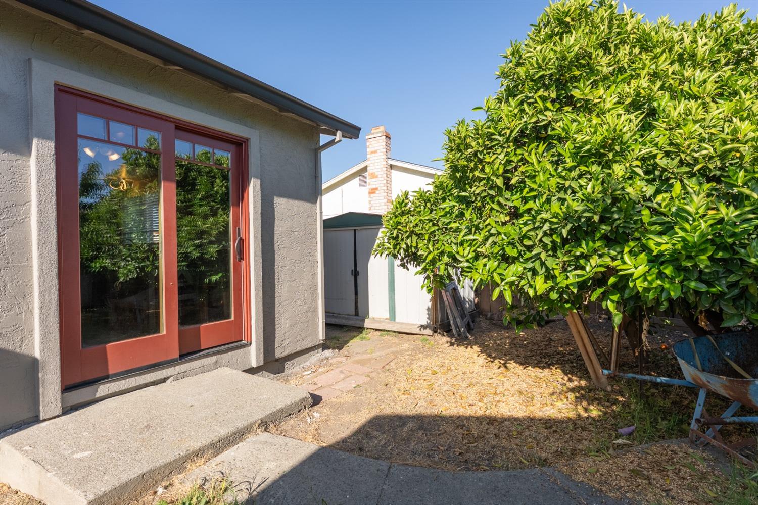 Detail Gallery Image 27 of 33 For 3988 Robinridge Way, Sacramento,  CA 95823 - 3 Beds | 2 Baths