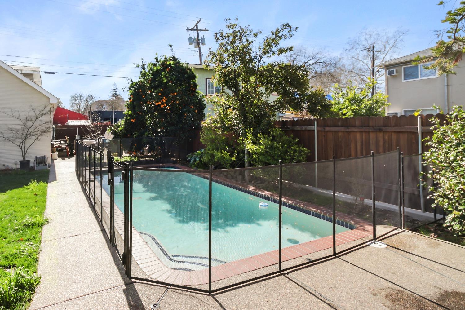 Detail Gallery Image 55 of 58 For 2322 I St, Sacramento,  CA 95816 - 4 Beds | 2 Baths