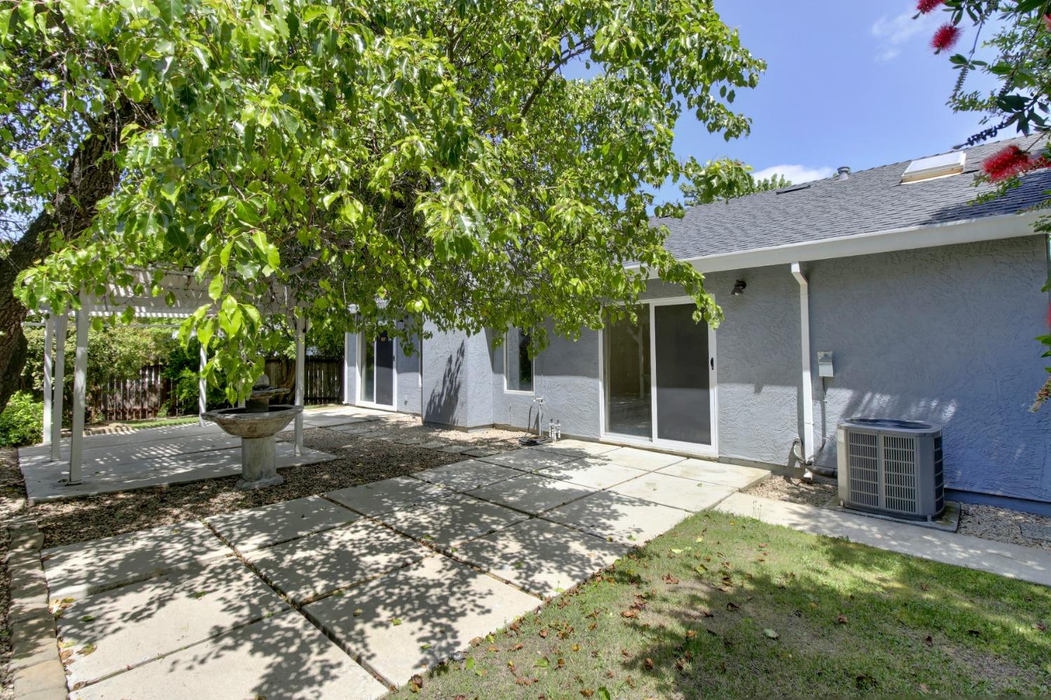 Lakespring Way, Sacramento, California image 41