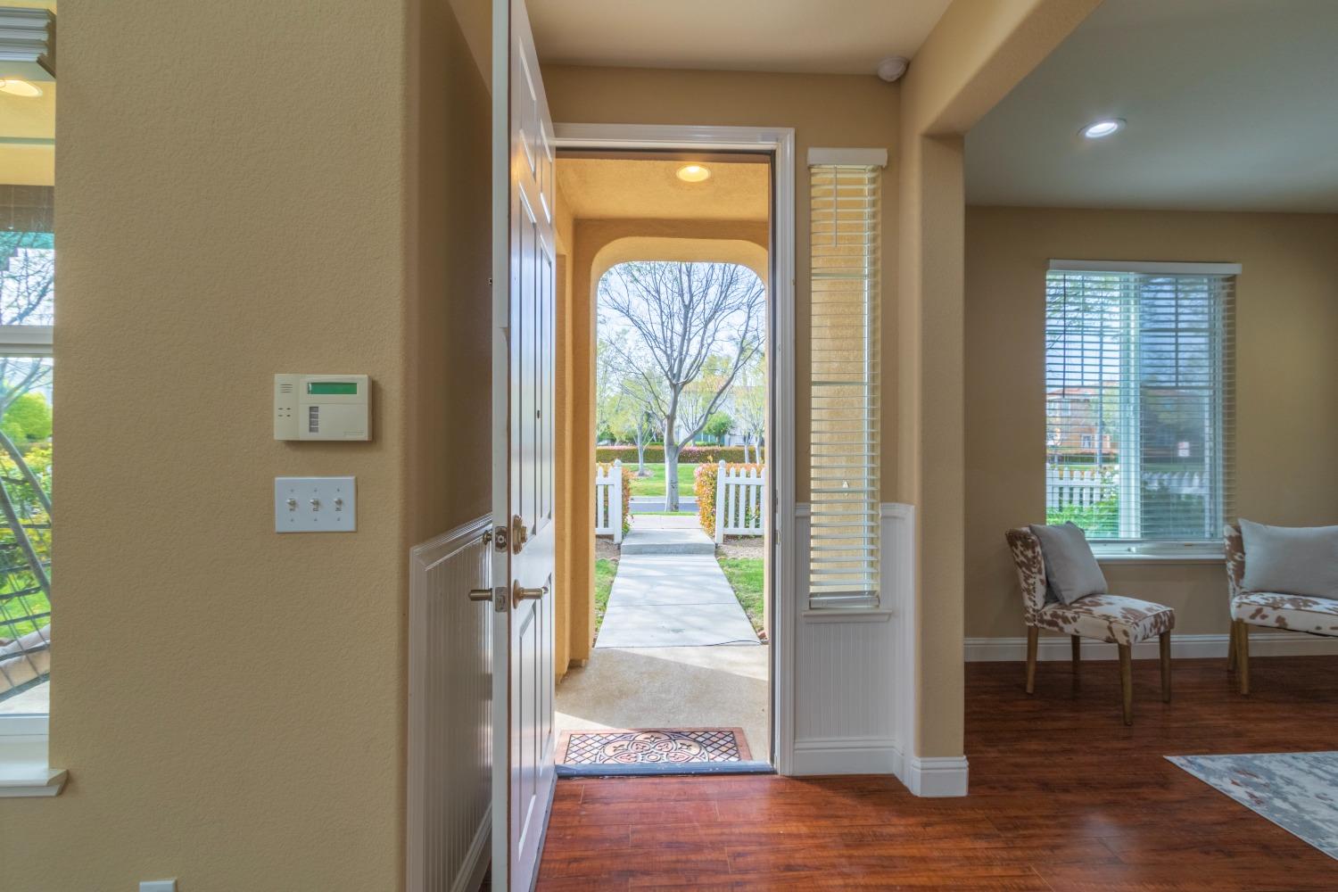 Detail Gallery Image 6 of 68 For 382 S Central Pkwy, Mountain House,  CA 95391 - 4 Beds | 4 Baths