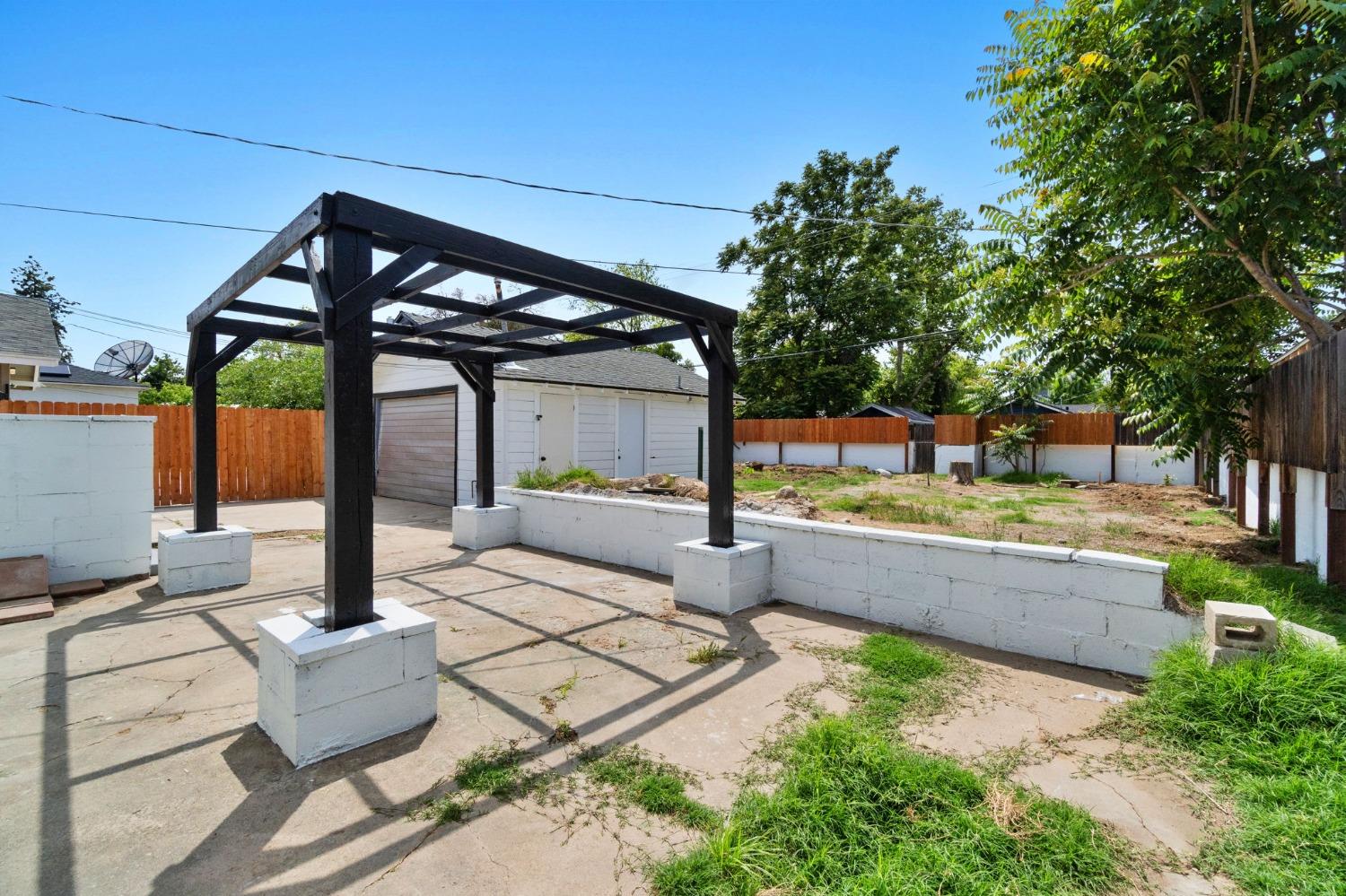 N Carruth Avenue, Fresno, California image 19