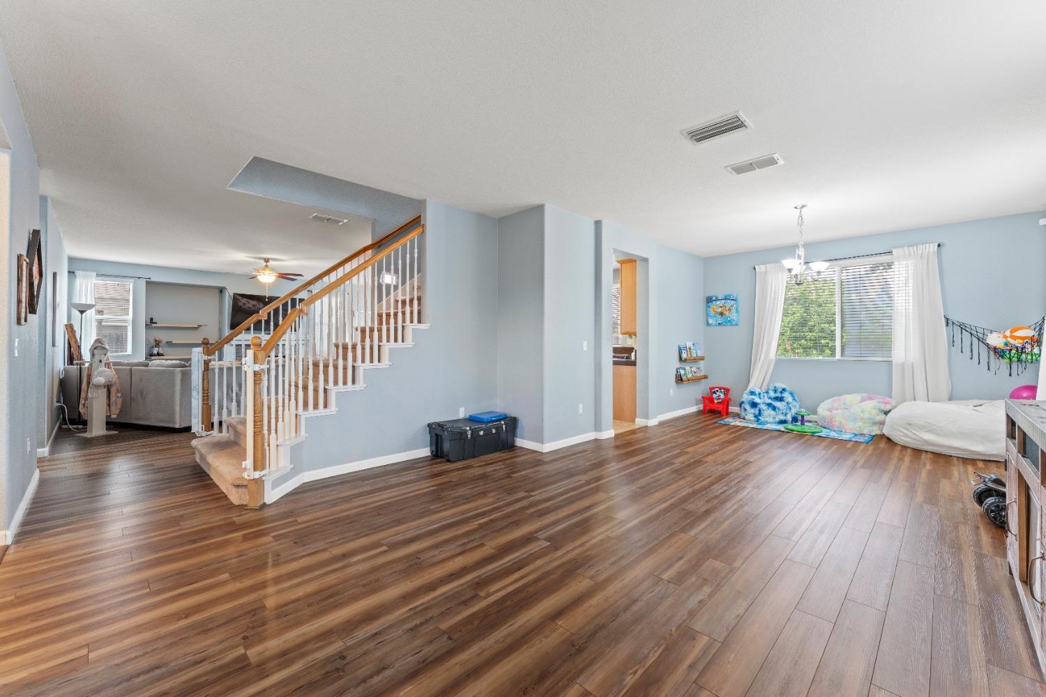 Detail Gallery Image 8 of 64 For 1968 Maverick Dr, Plumas Lake,  CA 95961 - 4 Beds | 3 Baths