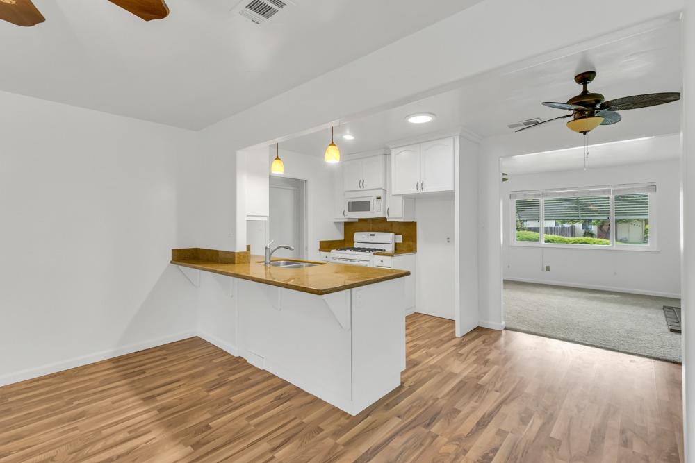 Saint James Drive, Carmichael, California image 16