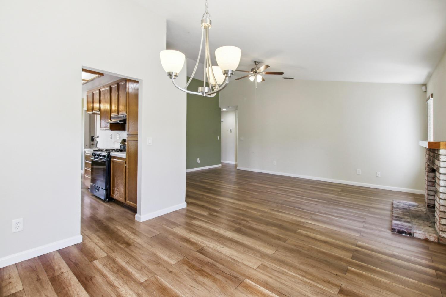 Lakespring Way, Sacramento, California image 14