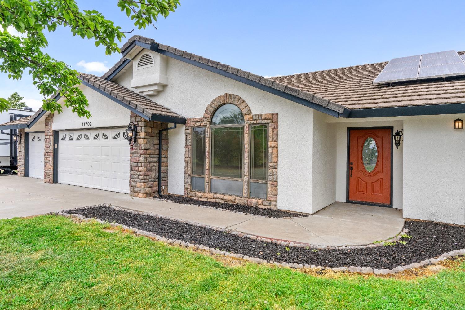 Detail Gallery Image 10 of 58 For 11709 Quiggle Rd, Herald,  CA 95638 - 5 Beds | 2/1 Baths