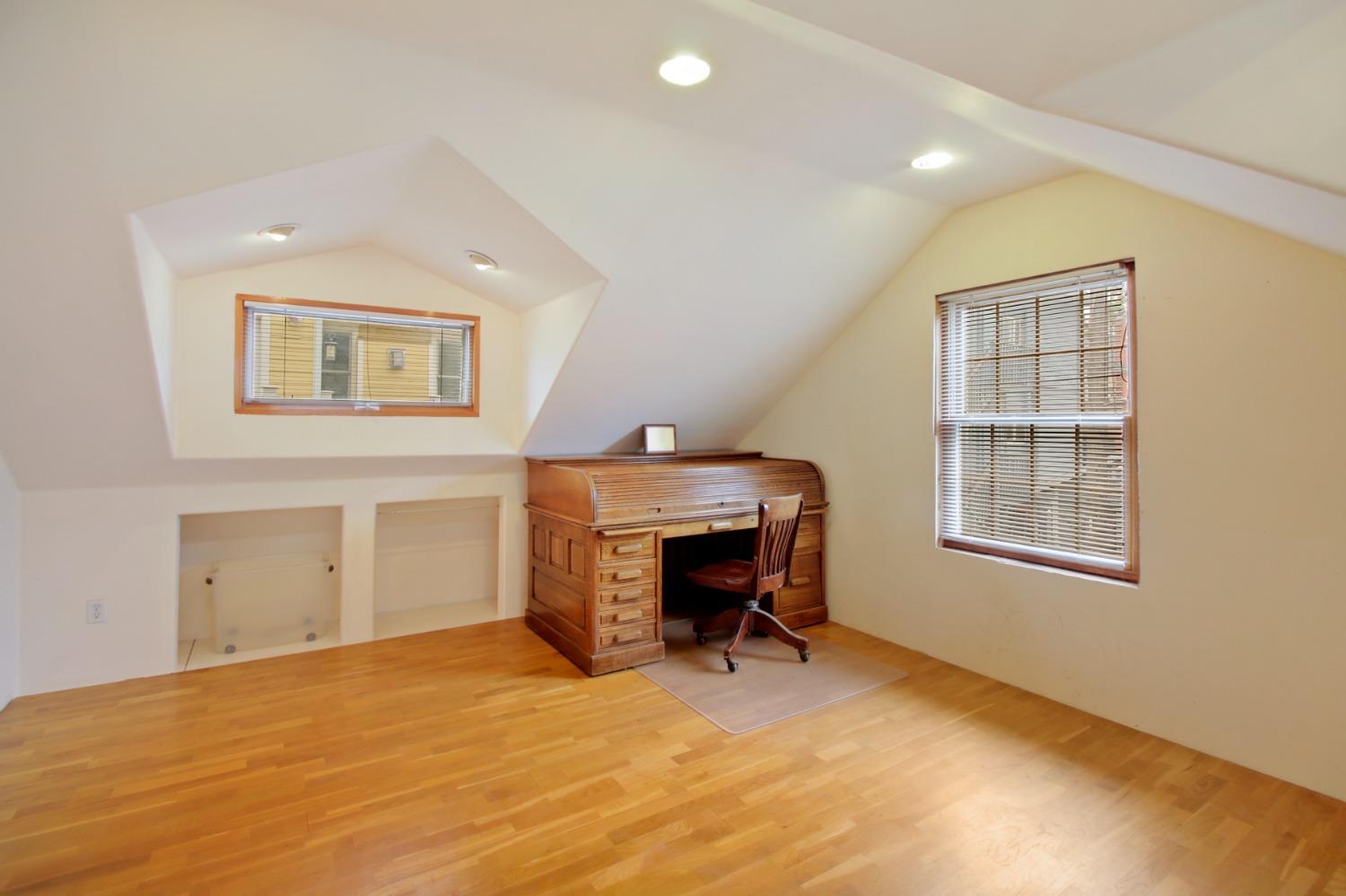 Detail Gallery Image 38 of 58 For 2322 I St, Sacramento,  CA 95816 - 4 Beds | 2 Baths