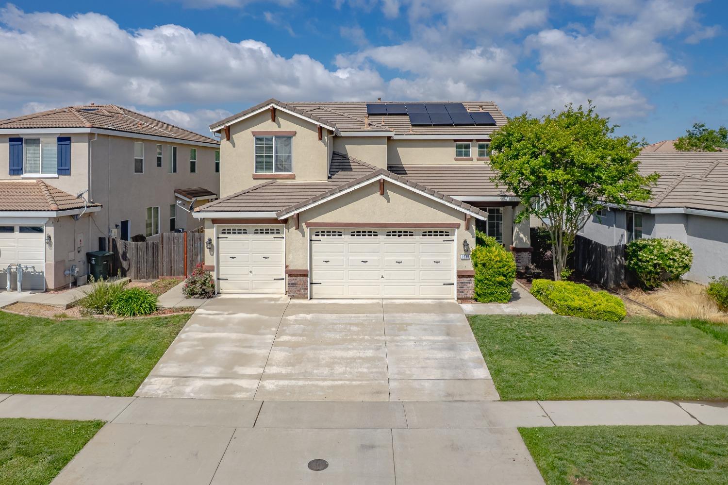 Detail Gallery Image 1 of 64 For 1968 Maverick Dr, Plumas Lake,  CA 95961 - 4 Beds | 3 Baths