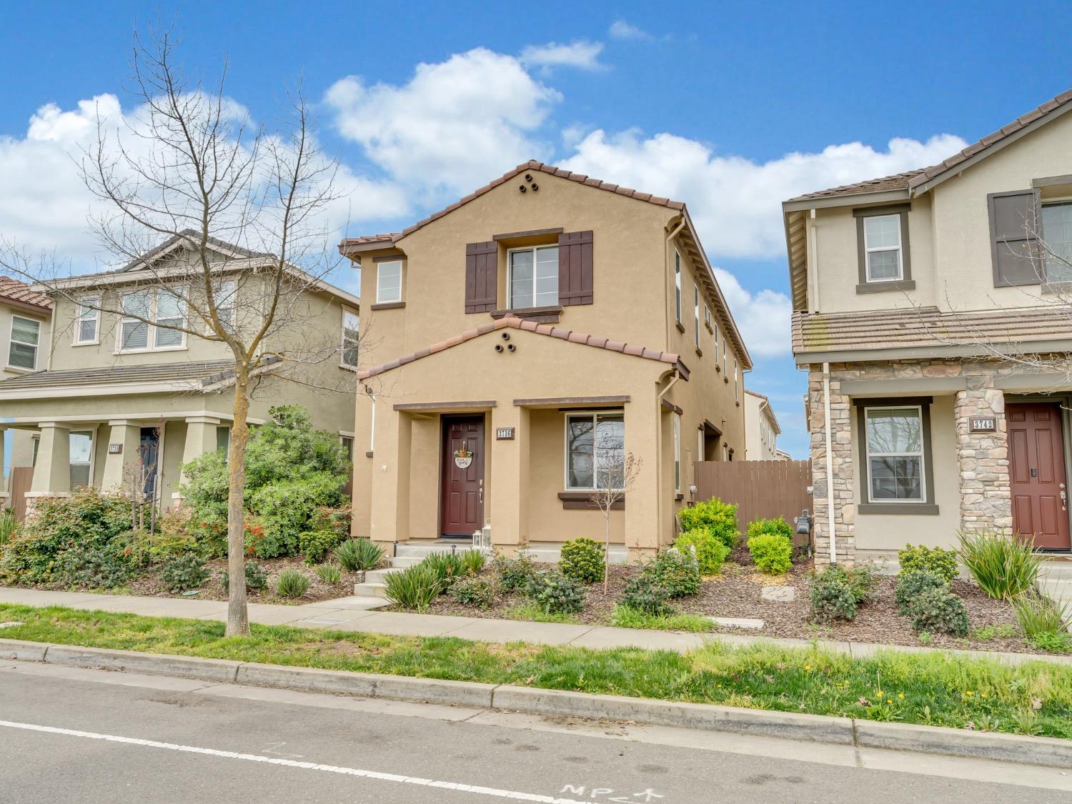 Hovnanian Drive, Sacramento, California image 38