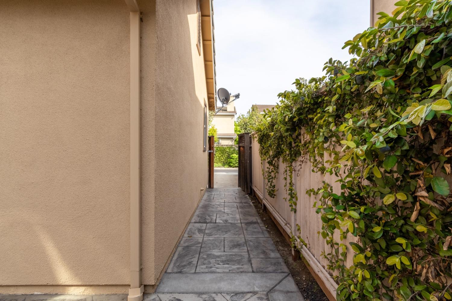 Detail Gallery Image 49 of 68 For 382 S Central Pkwy, Mountain House,  CA 95391 - 4 Beds | 4 Baths