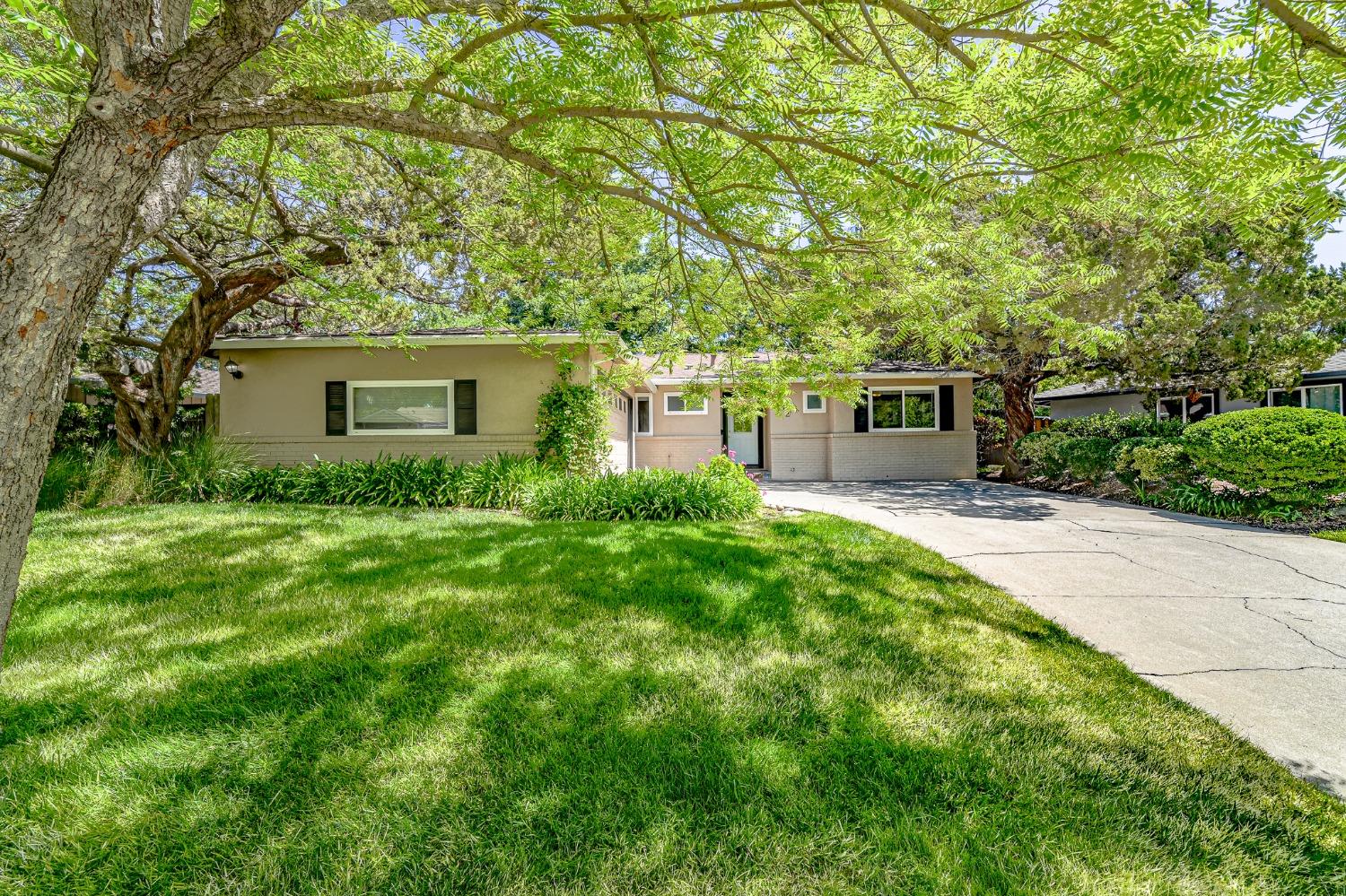 N Amber Way, Stockton, California image 4