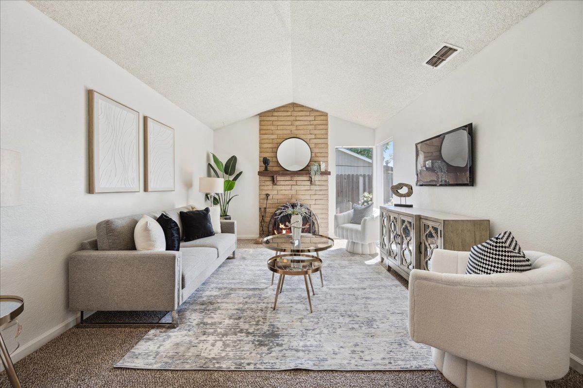 Detail Gallery Image 6 of 26 For 4308 Tallyho Dr, Sacramento,  CA 95826 - 3 Beds | 2 Baths