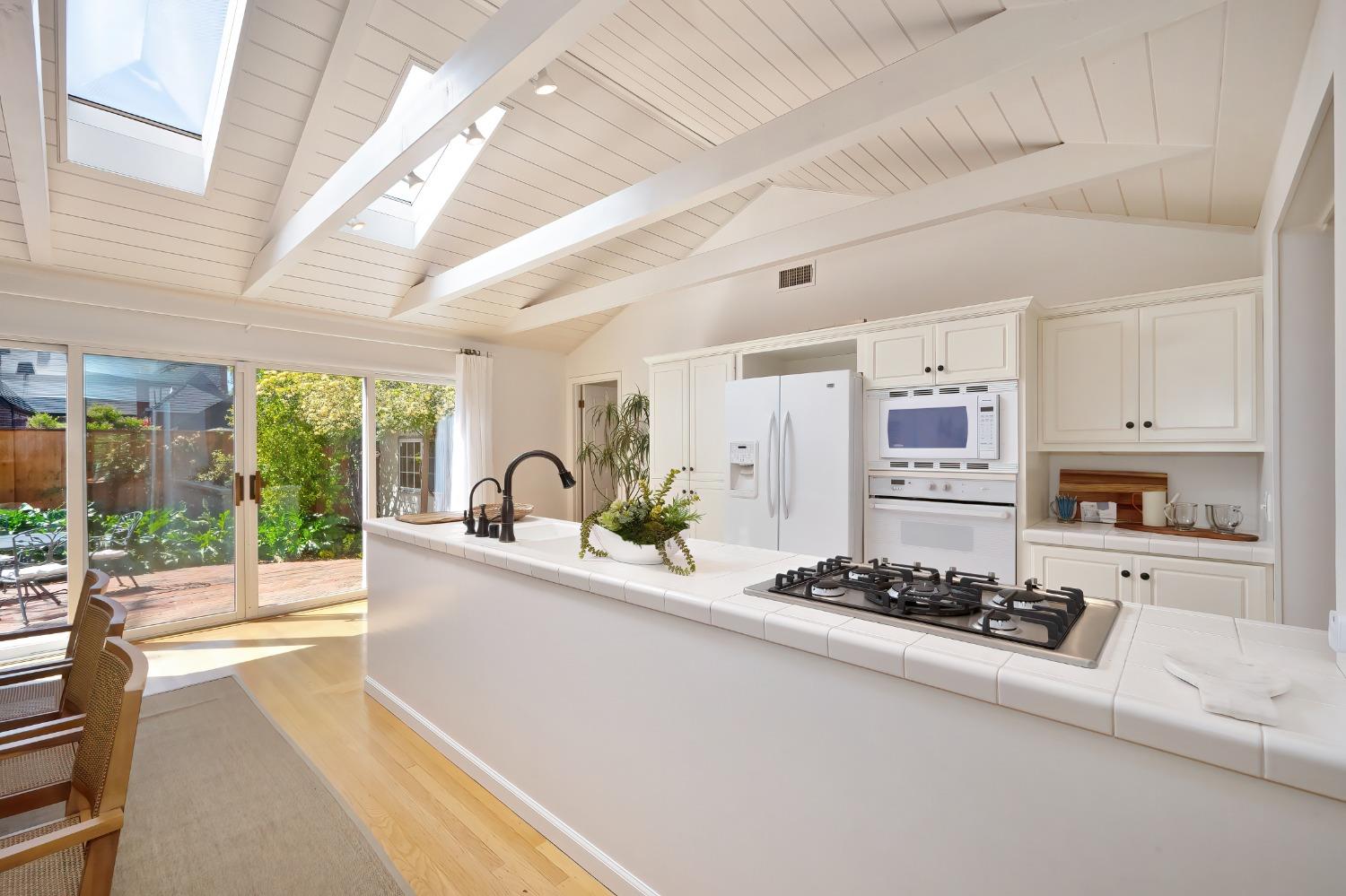 property-img
