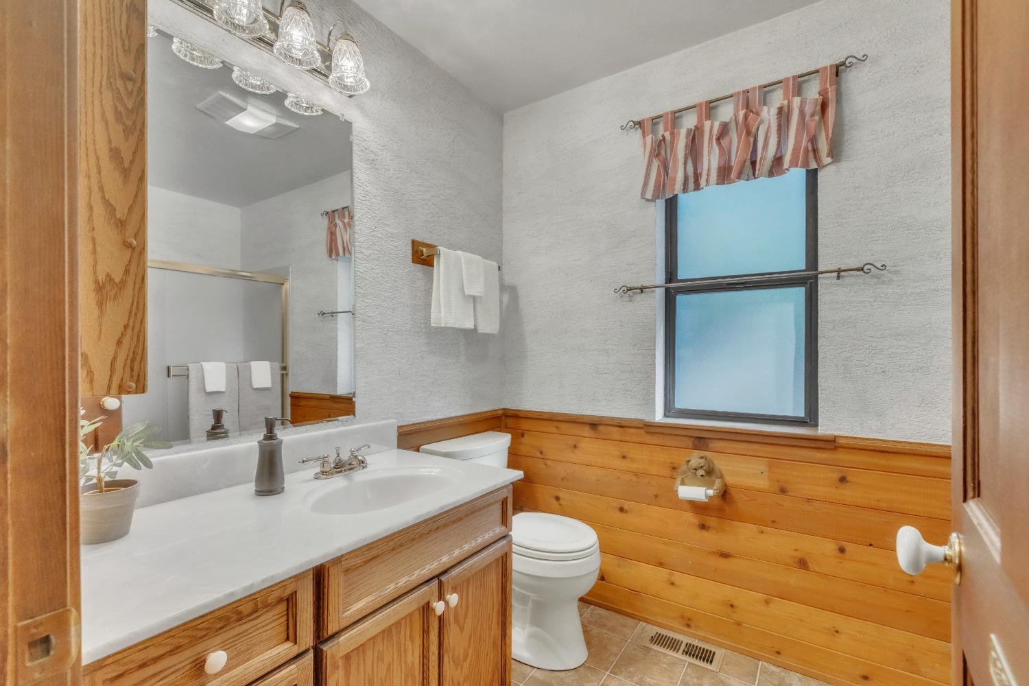 Detail Gallery Image 20 of 40 For 5784 Cold Springs Dr, Foresthill,  CA 95631 - 2 Beds | 2 Baths