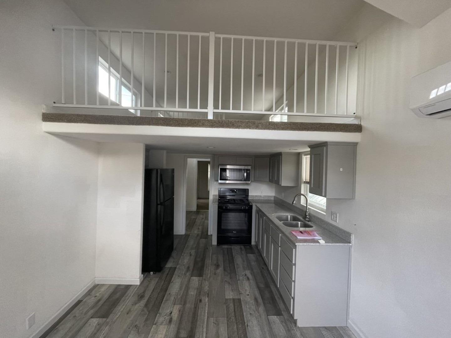 Detail Gallery Image 2 of 10 For 1300 E San Antonio St 85, San Jose,  CA 95116 - 1 Beds | 1 Baths
