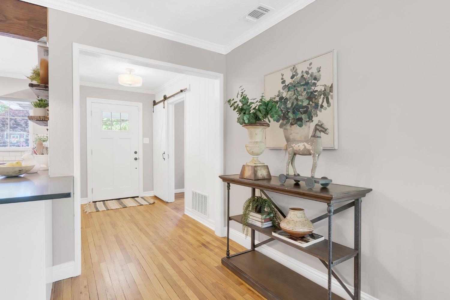 Detail Gallery Image 6 of 30 For 904 Homewood Dr, Woodland,  CA 95695 - 3 Beds | 2 Baths