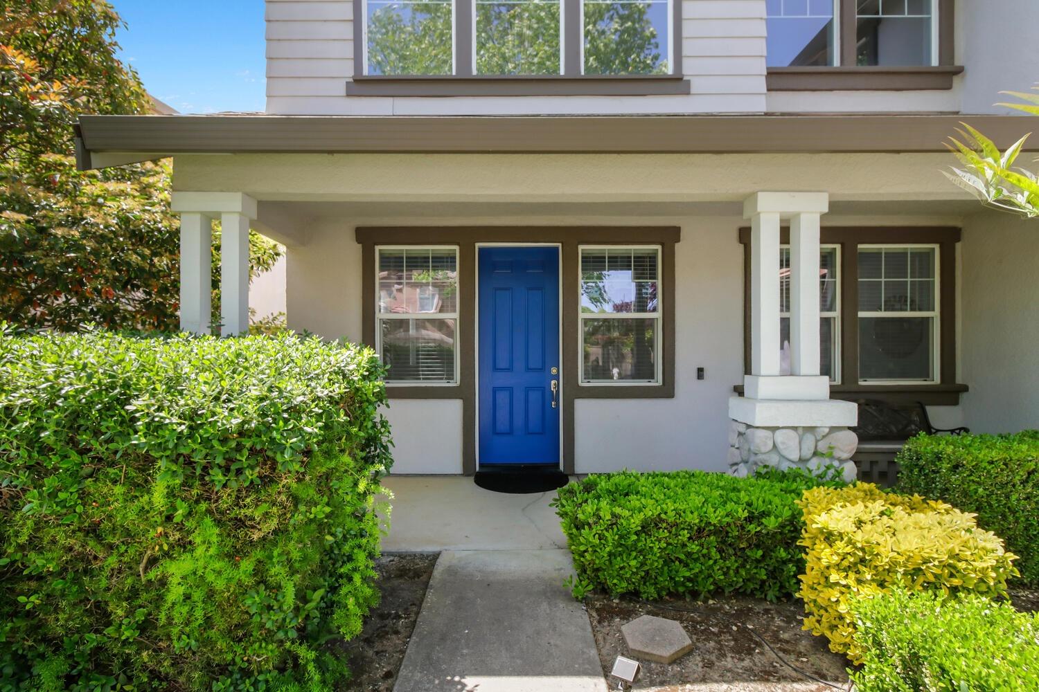 Detail Gallery Image 5 of 82 For 9736 Harrier Way, Elk Grove,  CA 95757 - 4 Beds | 3 Baths