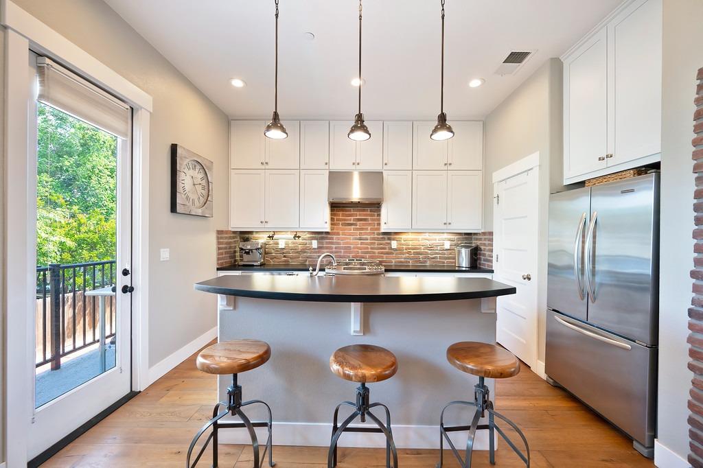 Crocker Drive, Sacramento, California image 23