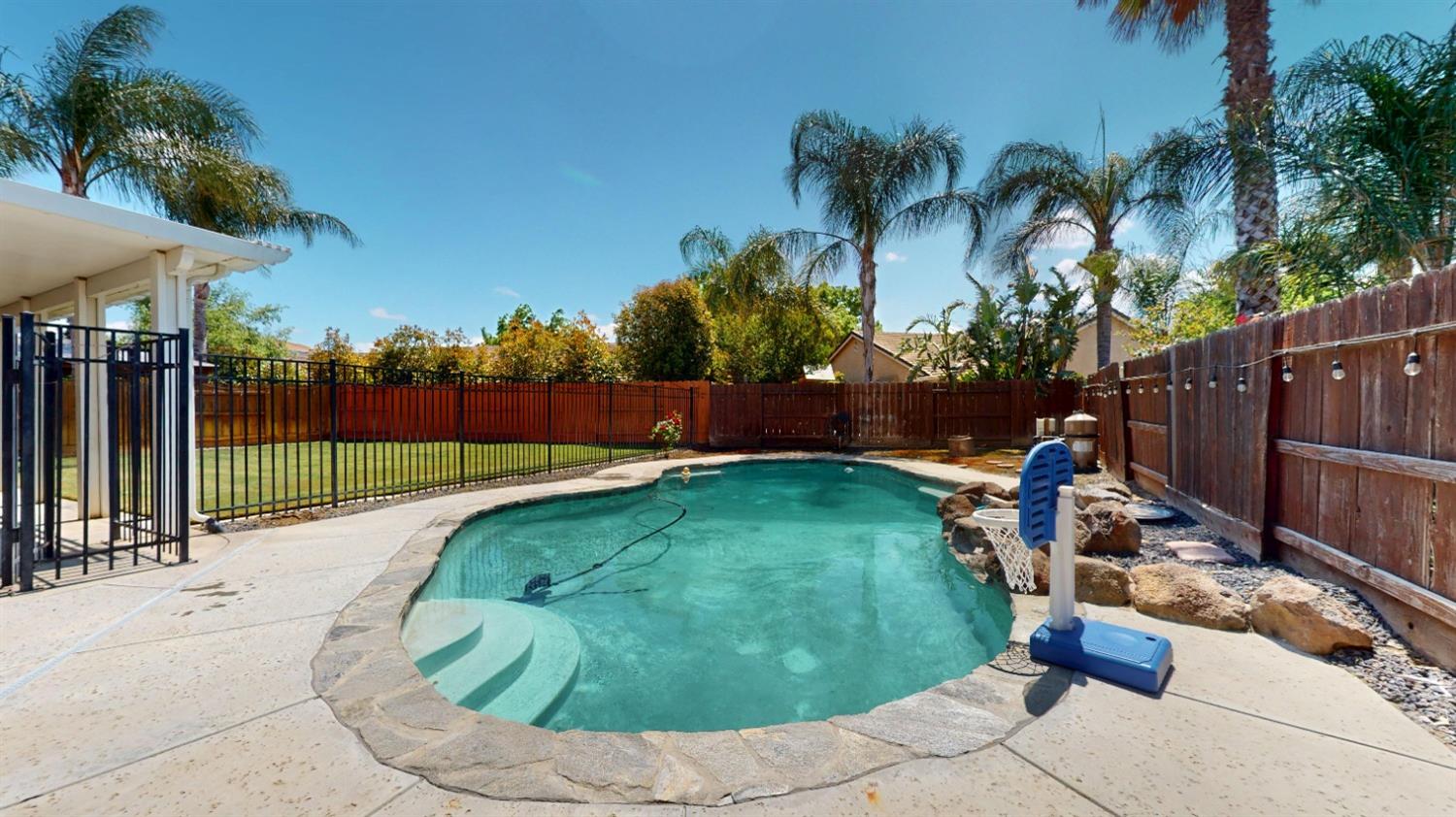 Via Milano Court, Gustine, California image 35