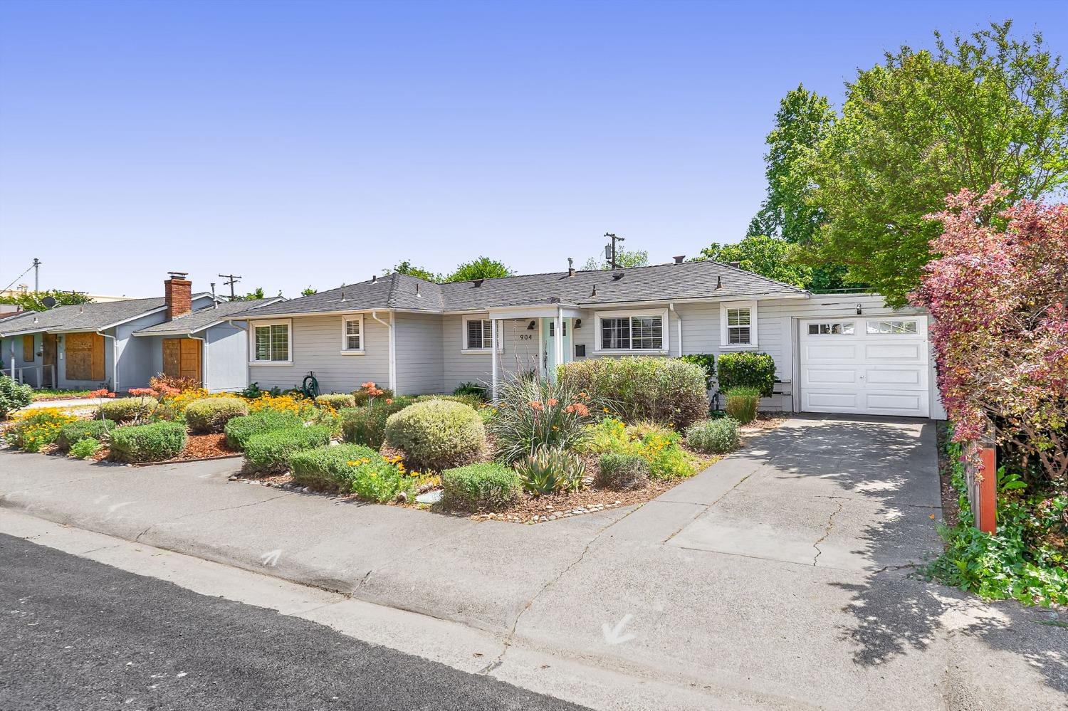 Detail Gallery Image 4 of 30 For 904 Homewood Dr, Woodland,  CA 95695 - 3 Beds | 2 Baths