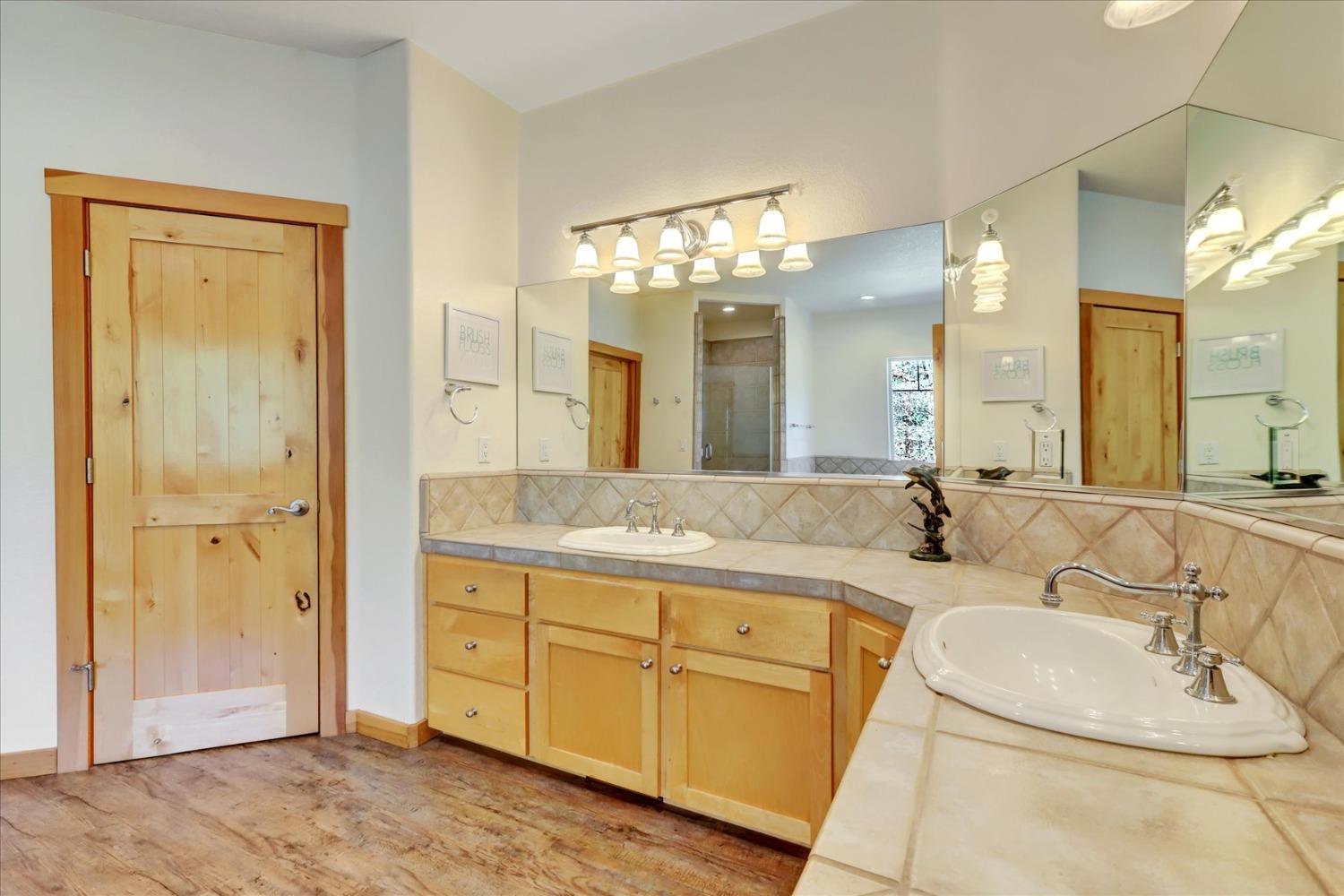 Detail Gallery Image 23 of 80 For 12673 Hoppy Hollow Rd, Grass Valley,  CA 95945 - 4 Beds | 3/1 Baths